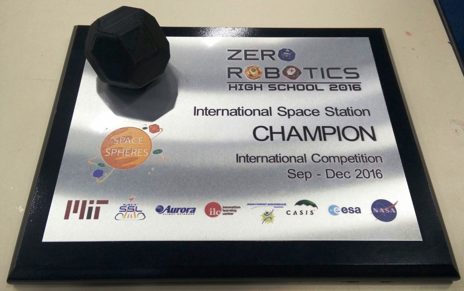 Augusto Righi vince Zero Robotics, primi nel mondo.