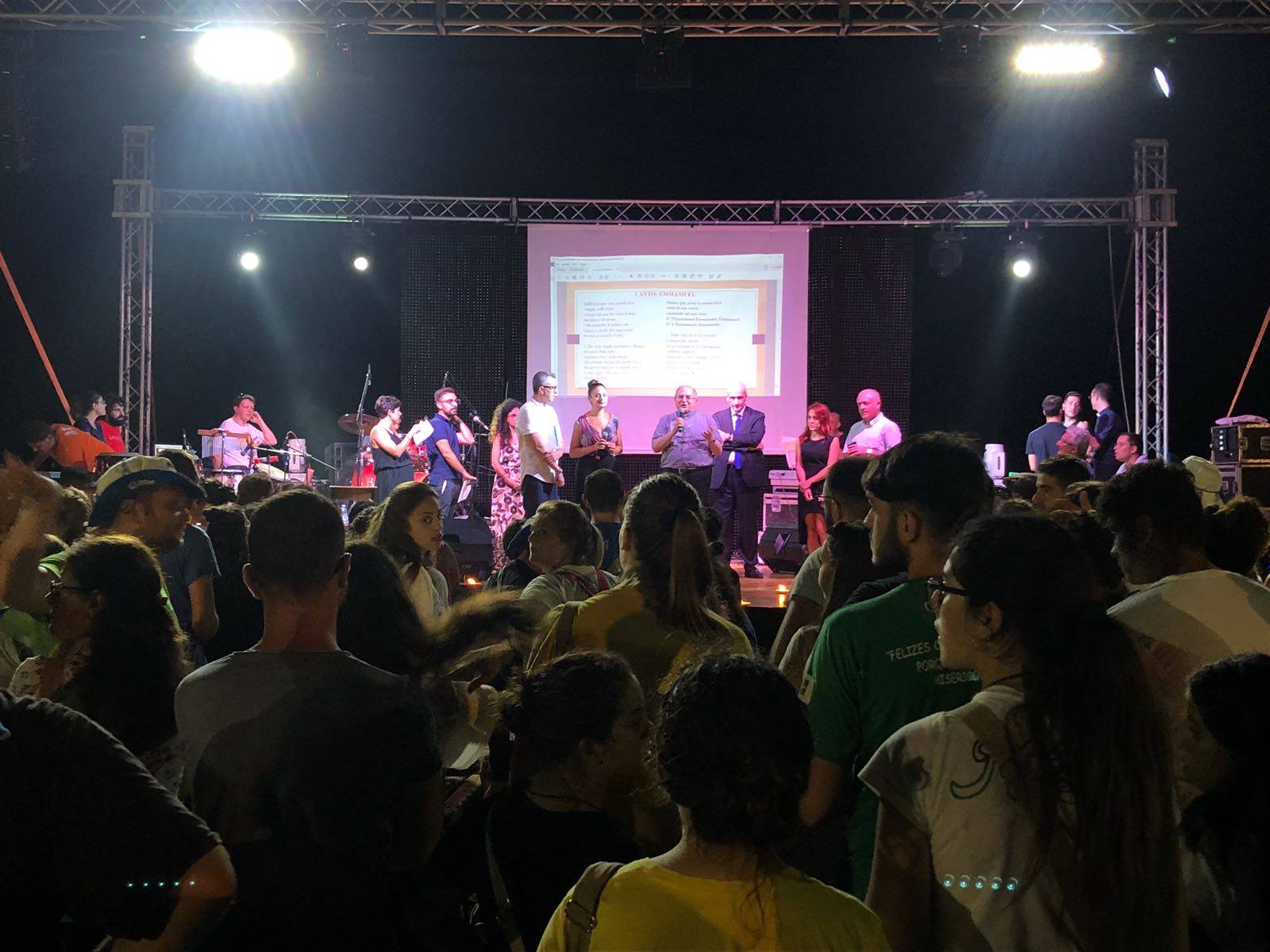 Sul lungomare di Pozzuoli i giovani della Campania con i vescovi Pascarella e Lemmo. Come dare un senso al pellegrinaggio