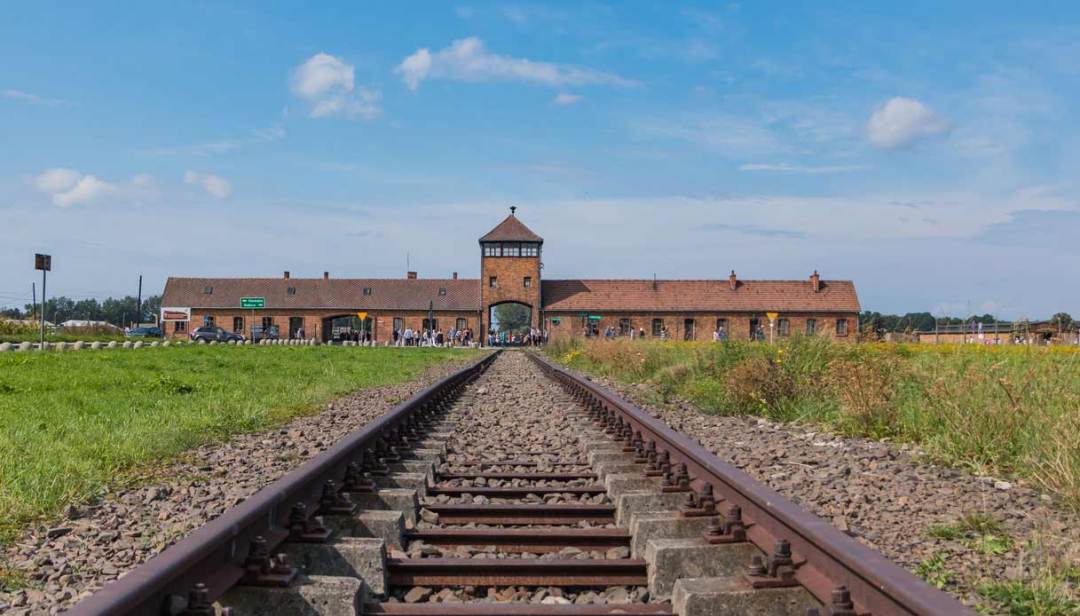 PAROLE IN LIBERTA’: La storia maestra di vita. Il passato serve per costruire un futuro migliore