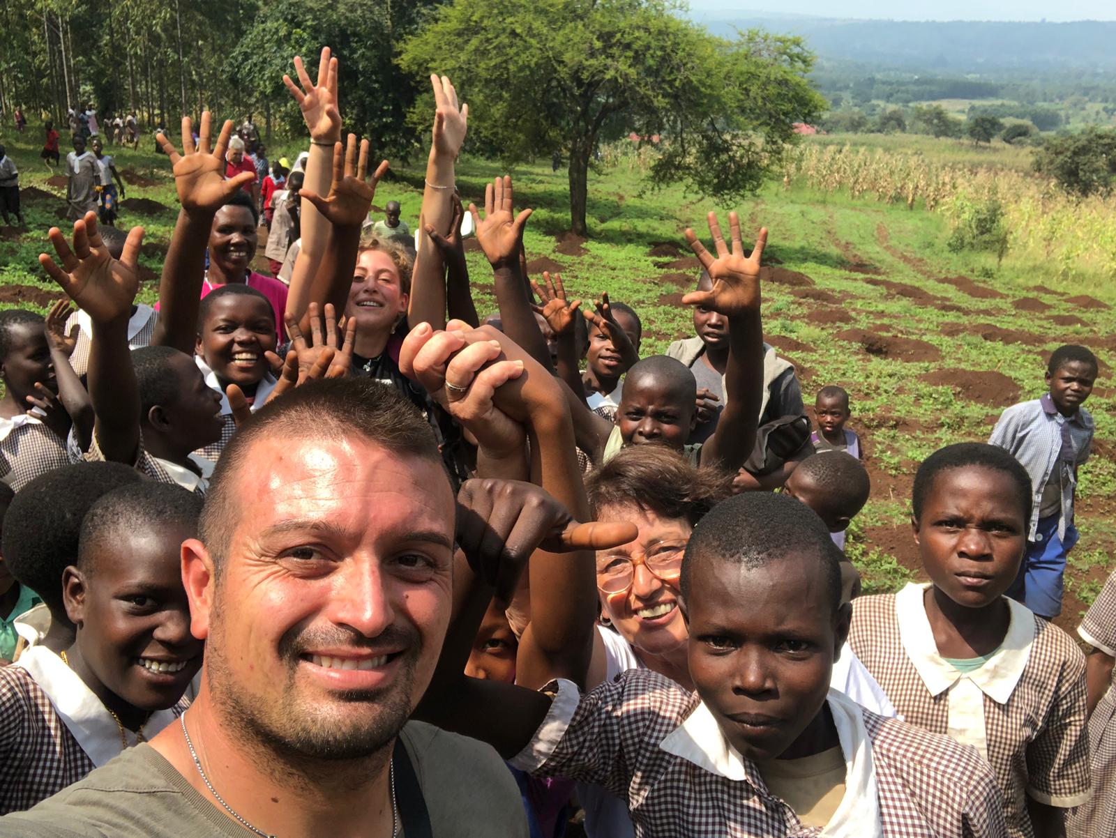 Il mese delle missioni: in Africa ricordando Imma Di Costanzo. La famiglia sulle tracce della volontaria scomparsa