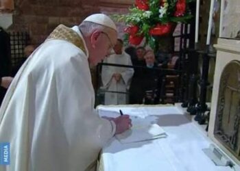 Papa Francesco ha firmato la terza enciclica, “Fratelli tutti” sulla fraternità e l’amicizia sociale