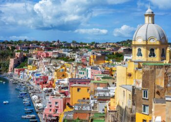 Procida candidata Capitale della cultura: accendiamo un “Faro per la cultura”