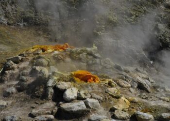 Tremori e boati: è colpa della pioggia. Studio sui Campi Flegrei, parla l’autore