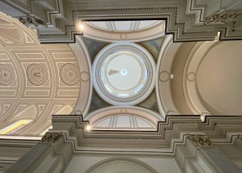 Monsignor Gennaro Pascarella annuncia la riapertura al culto di Santa Maria delle Grazie, la più antica parrocchia di Pozzuoli