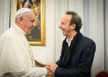 VOLTI DEI VANGELI Gli incontri di Gesù raccontati da Papa Francesco. Con un contributo di Roberto Benigni