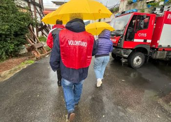 Il vescovo di Ischia, monsignor Gennaro Pascarella, nel Centro Papa Francesco per dare prima ospitalità