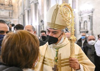 I poveri ci salvano. Lettera aperta dell’arcivescovo di Napoli, don Mimmo Battaglia