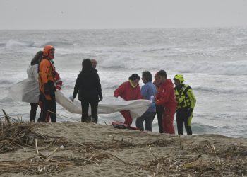 Nuove morti nel Mediterraneo. Caritas e Migrantes: va salvaguardata la vita