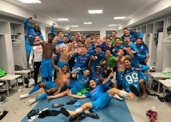 La città anticipa la festa: gli azzurri vincono a Torino contro la Juve e si avvicinano al sogno scudetto