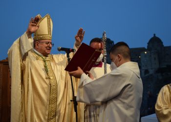 Monsignor Pascarella a Radio Vaticana: Ischia, un’isola che sa essere accogliente. L’impegno nella difesa del Creato