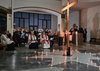 Il vescovo Carlo Villano alla Via Crucis dei Giovani: “Dobbiamo vivere come discepoli”
