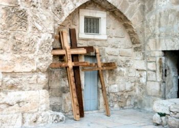 Lettera per l’Avvento del Vescovo di Pozzuoli e di Ischia Carlo Villano: “Aprire la porta alla speranza”